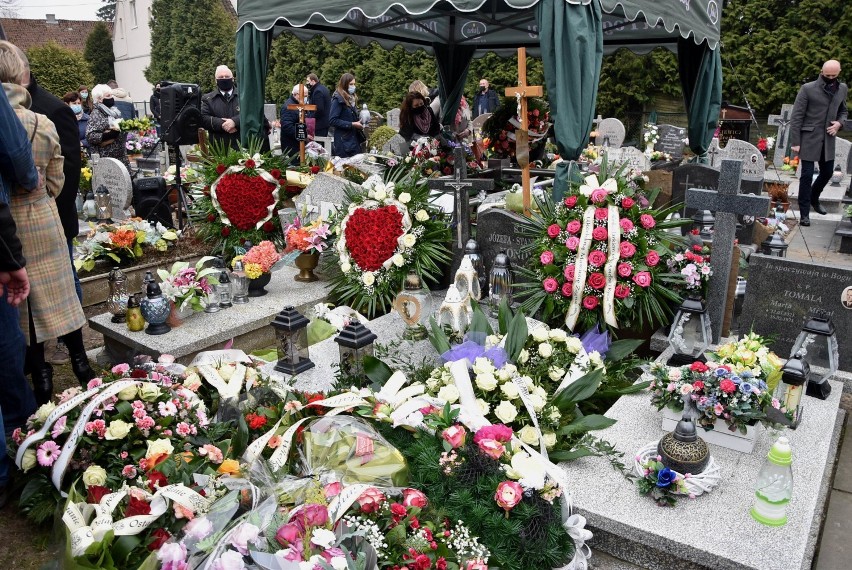 Lasowice Wielkie. Pogrzeb Danuty Zalewskiej - ostatnie pożegnanie pierwszej kobiety-wójt w powiecie malborskim