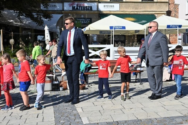 Do świętowania przyłączyli się również Marcin Marzec burmistrza Sandomierza oraz jego zastępca Janusz Stasiak. Więcej na kolejnych zdjęciach.