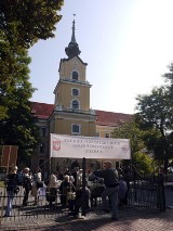 Protest przeciw bezprawiu sądów, prokuratur i ZUS-u przed sądem w Rzeszowie - zdjęcia