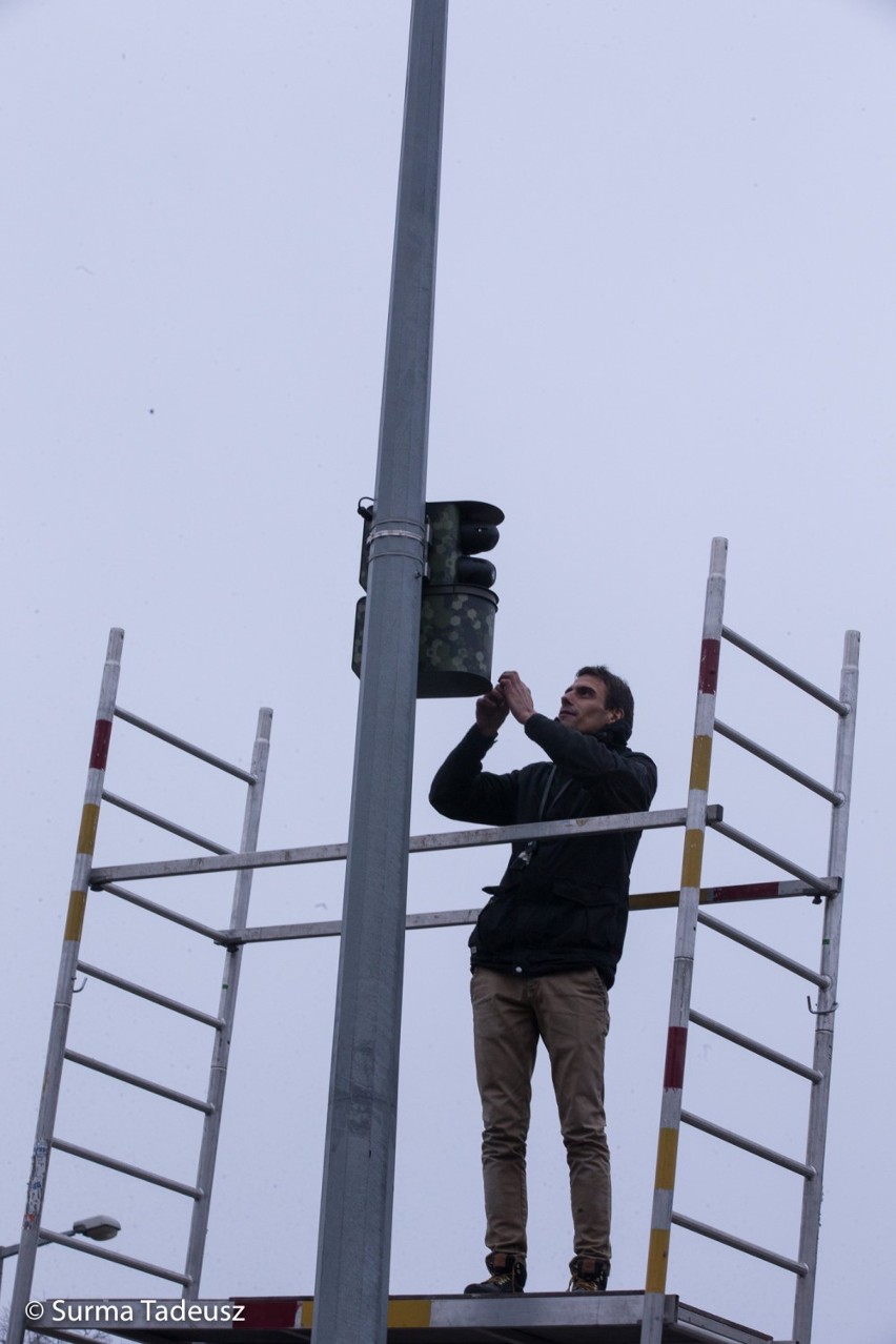 Podpatrzone w Stargardzie. Instalacja kamery monitoringu miejskiego przy parku Jagiellońskim