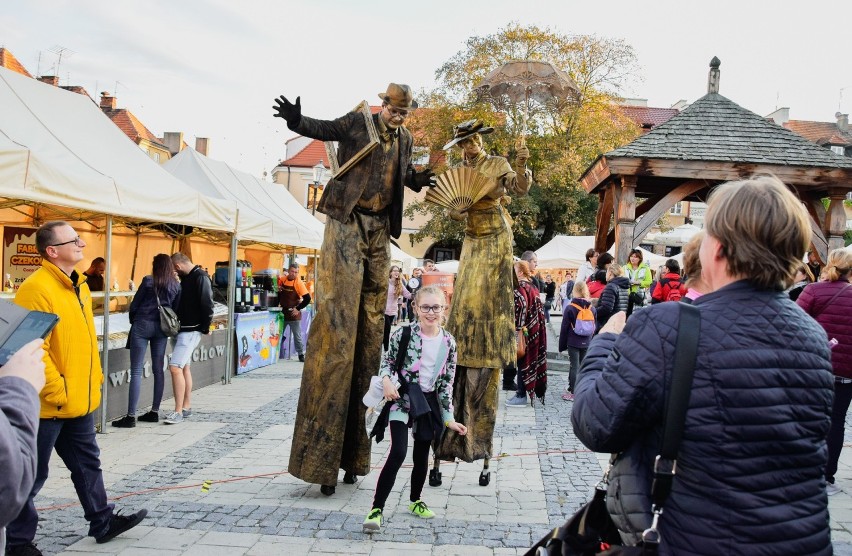 Trwający od piątku do niedzieli II Festiwal Czekolady i...