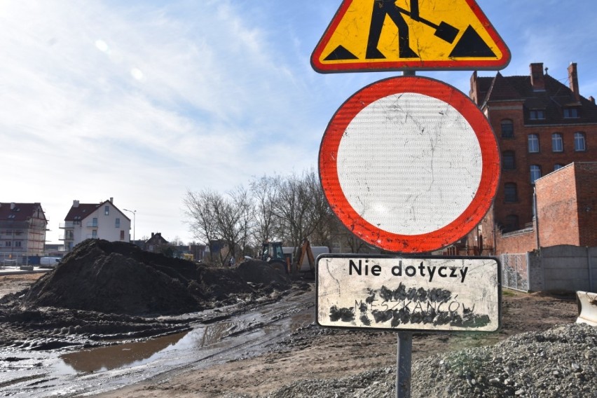 Budowa ulicy "za sądem" trwa. Wykonawcy zdążą przed terminem? [ZDJĘCIA] 