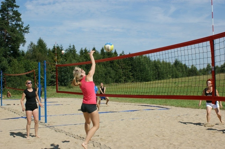 Turnieje Plażowej Piłki Siatowej Puchar Starosty Kartuskiego w Pomieczynie. W niedzielę III zawody