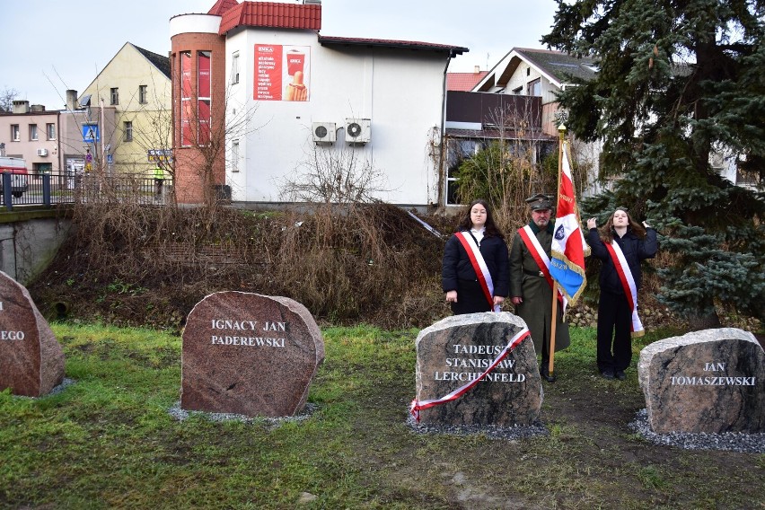Kamienie upamiętniające powstańców Tadeusza Lerchenfelda...