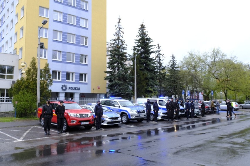 Funkcjonariusze w Toruniu oddają hołd zastrzelonemu...