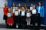 Wyróżnienie dla uczennicy szkoły z Lipiej Góry w Wojewódzkim Konkursie Plastycznym „Z rodziną najlepiej”