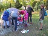 Młodzież odnowiła obelisk upamiętniający dawny cmentarz ewangelicki w Kartuzach