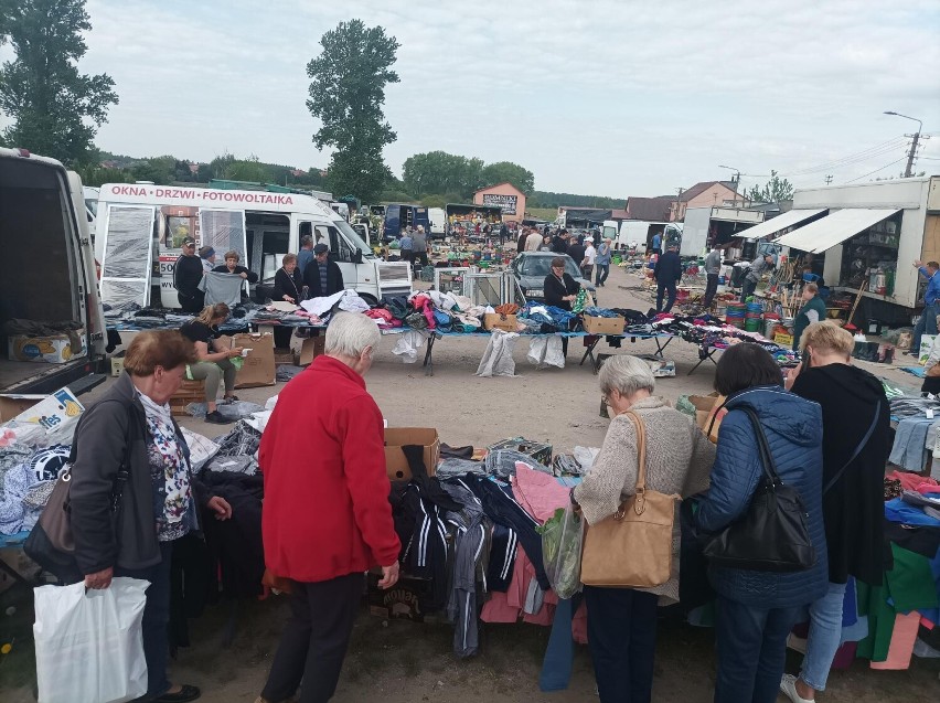 Targowica w Sokółce. Jedyne takie miejsce, gdzie kupisz niemal wszystko. Zobacz, co się tam dziś działo