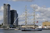 Zwycięzca regat The Tall Ships Races 2012, żaglowiec Fryderyk Chopin zacumował w Gdyni