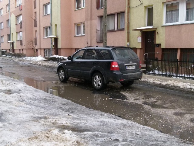 Ulica Polna ma być w tym roku gruntownie przebudowana wraz z chodnikami. Niestety na razie miasto jeszcze nie ogłosiło przetargu na tą inwestycję