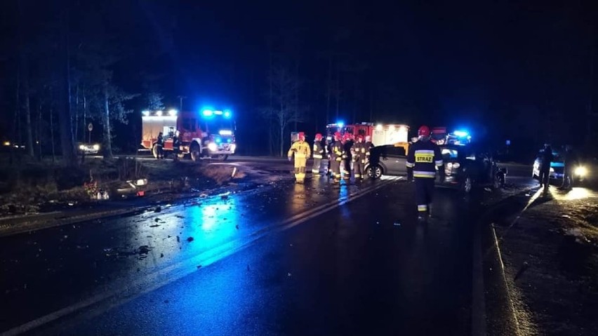 Wypadek na dk nr 20 w Sylcznie między Kościerzyną i Bytowem...