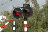 Przejazd kolejowy w Gębarzewie. Uwaga na nieczynne rogatki!