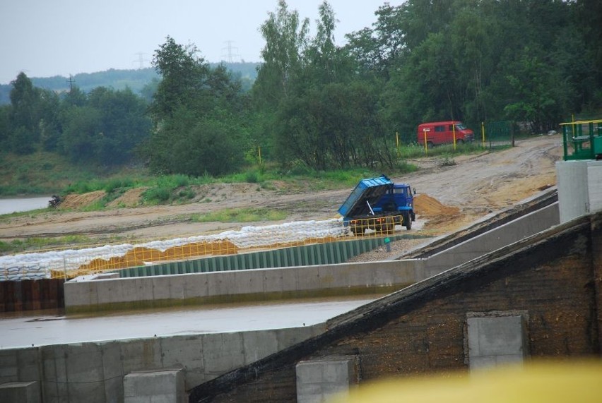 Niedów: Wypływa tyle, ile wpływa