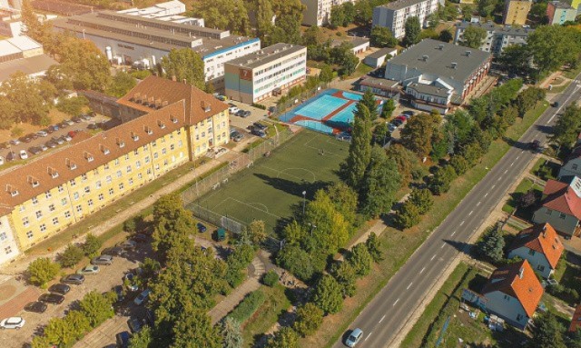 Uczniowie przygotowali nauczycielom wyjątkową niespodziankę.