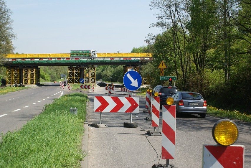 Dąbrowa Górnicza: Pod wiaduktem na DK 94 sygnalizacja świetlna. Problemy w sobotę i poniedziałek