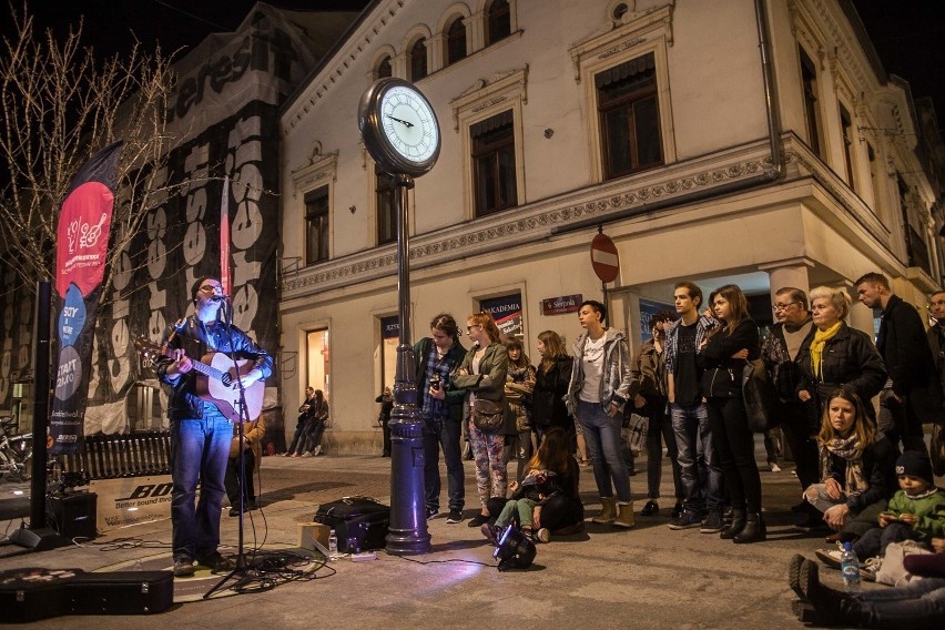 Songwriter Łódź Festiwal na woonerfie przy 6. Sierpnia