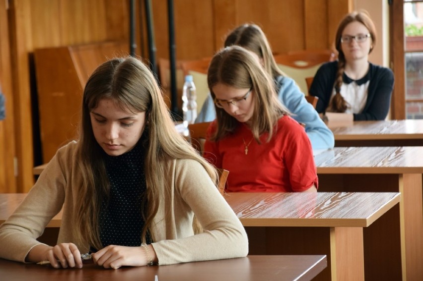 Malbork. Młodzież dużo wie o zamkach gotyckich. Dominika i Konrad w finale konkursu