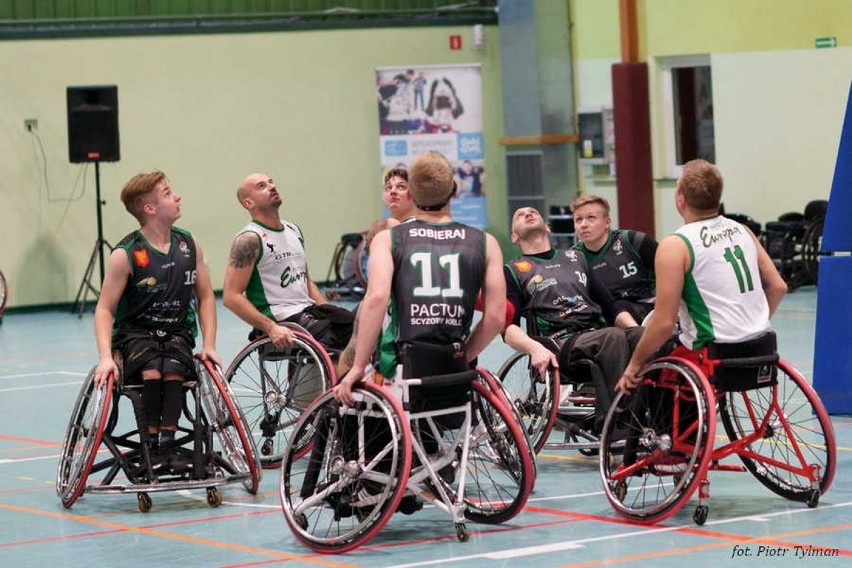 Po raz piąty w Koninie odbywa się turniej koszykówki na wózkach Wiśnik Cup 