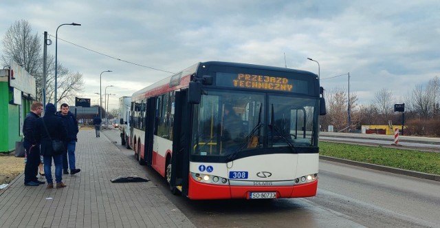 Tak wygląda nowy przystanek w Gołonogu, na którym mają zmieścić się jednocześnie dwa autobusy 

Zobacz kolejne zdjęcia/plansze. Przesuwaj zdjęcia w prawo naciśnij strzałkę lub przycisk NASTĘPNE