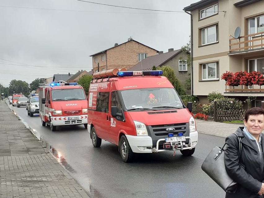 OSP w Turowie zamieniła leciwego stara na mercedesa ZDJĘCIA