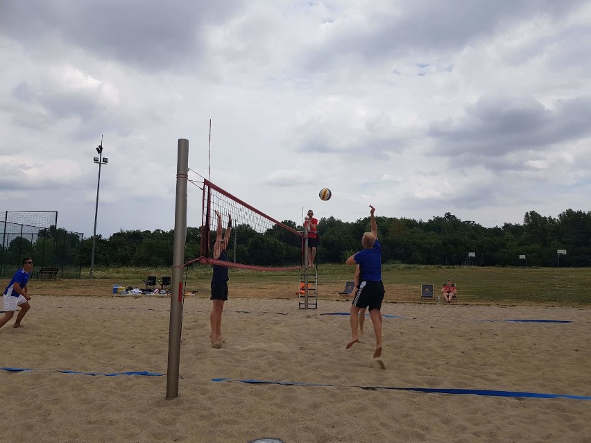 Turniej siatkówki plażowej na "Przylesiu" w Czempiniu