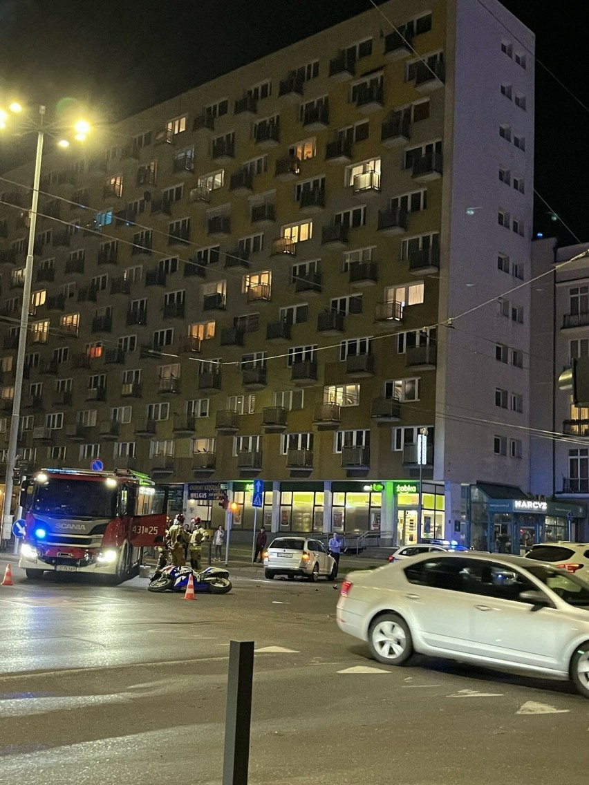 Zderzenie motocykla z samochodem osobowym w Gdyni