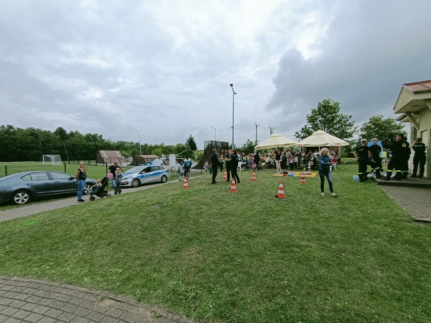 Festyn w trosce o bezpieczeństwo dzieci. Akcja „Bezpieczne wakacje” na skateparku w Koninie