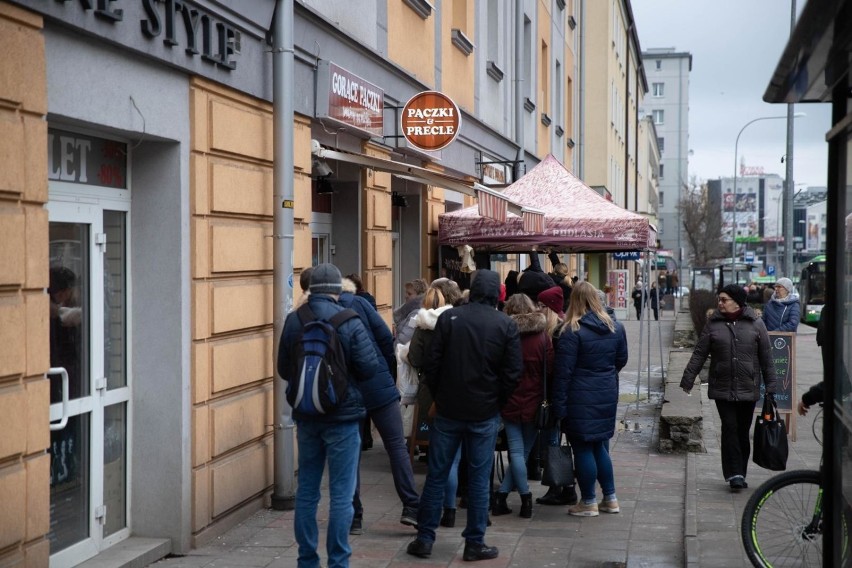 Tłusty czwartek 2020 w Białymstoku. Białostoczanie czekają w...