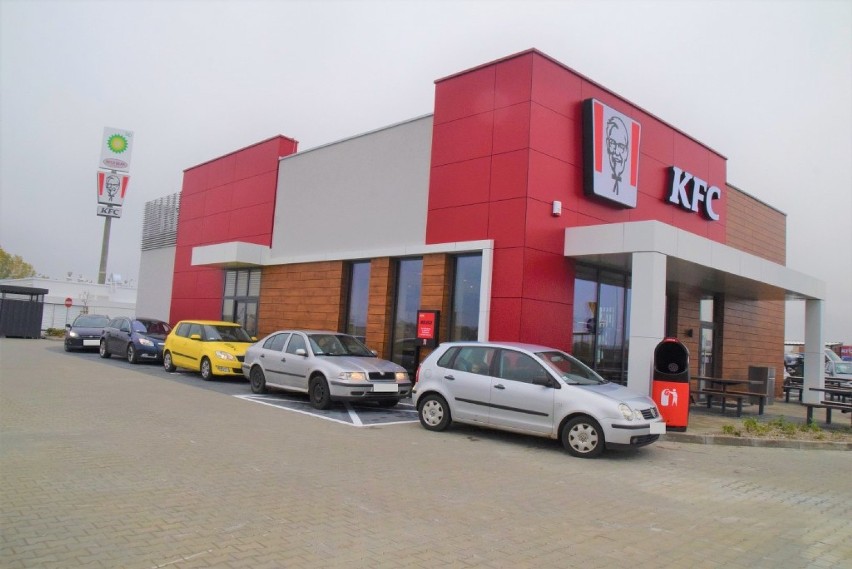 KFC pod Gnieznem są już otwarte. Są na MOP w Pierzyskach i Łubowie