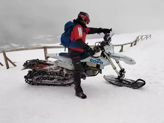 Ratownicy GB GOPR przez dwa dni testowali "snow-biki" w Bieszczadach