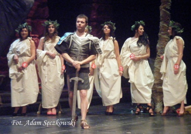 Gdy uniosła się kurtyna, publiczność znalazła się w starożytnym Rzymie. Fot. Adam Sęczkowski
