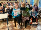 Niezwykle pouczające spotkanie uczniów ZSS w Kowanówku z rekordzistką świata niesłyszących w skoku w dal i trójskoku