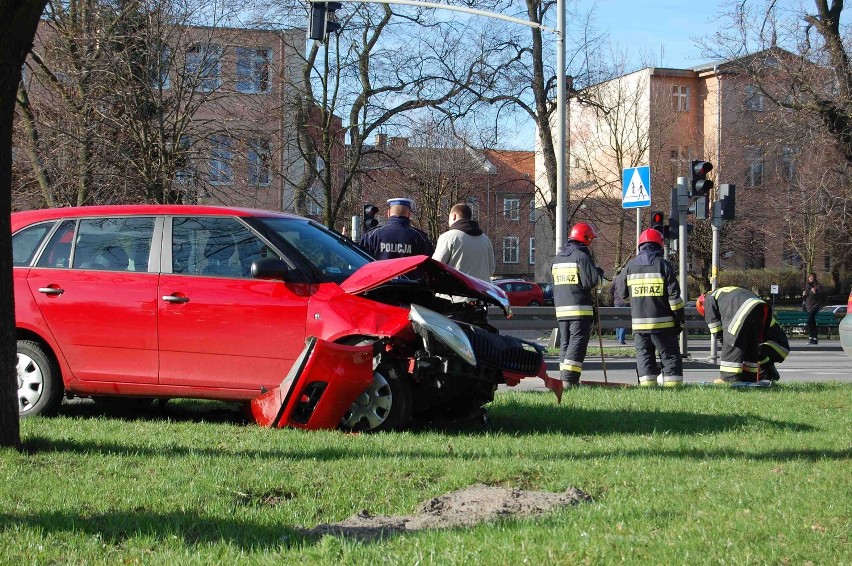 Wypadek na skrzyżowaniu Rodła i 17 Marca