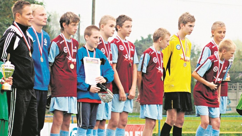 Piłkarze z Gimnazjum nr 6 w Chorzowie wygrali turniej wojewódzki i zawalczą o Puchar Premiera