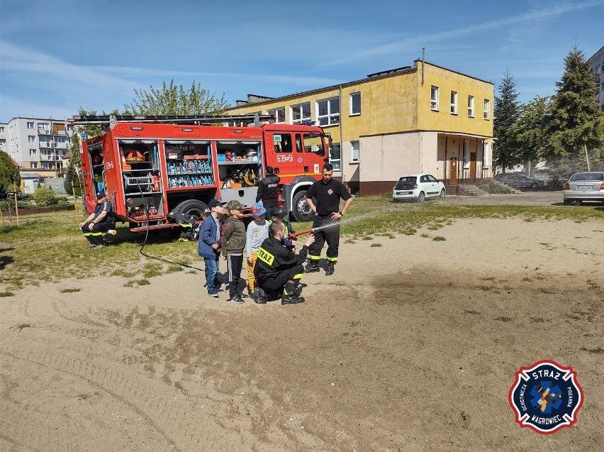 Strażacy z Wągrowca odwiedzili przedszkole na terenie miasta