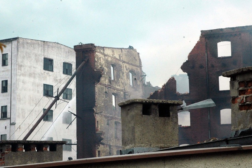 Pożar młyna w Starogardzie Gdańskim. Strażacy ugasili zabytkowy młyn. Zobacz, co zostało! [ZDJĘCIA]