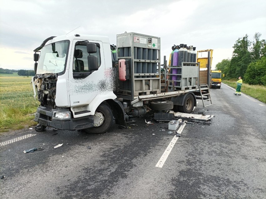 Tragiczny wypadek na DW384. Droga między Dzierżoniowem, a Łagiewnikami jest zablokowana