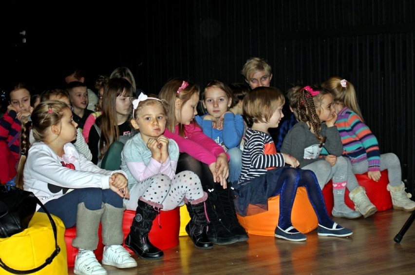 Kolejny spektakl z „Teatrem na poduszkach”