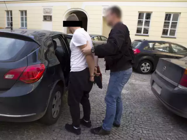 W Warszawie złapali grupę złodziei samochodów. Pojazdy kradli w Austrii [ZDJĘCIA]