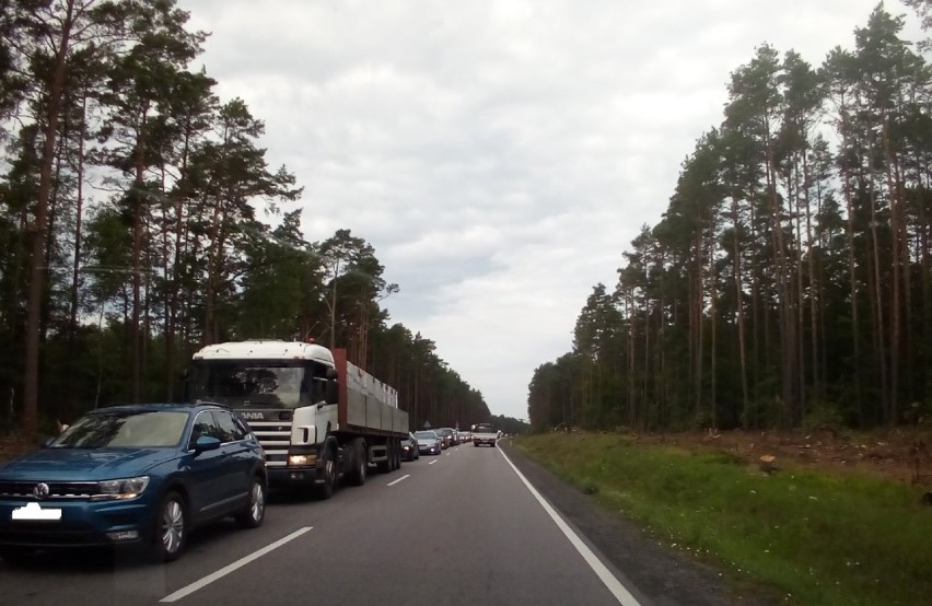 Kierowcy są wściekli. Są duże utrudnienia na remontowanym odcinku Kościerzyna - Korne. Zobacz, jakie są korki [ZDJĘCIA]