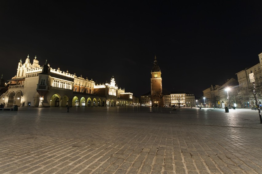 Kraków. Pustki na Starym Mieście. Centrum miasta jak wymarłe [ZDJĘCIA]   