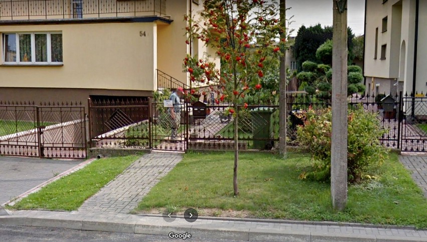 Kamery Google Street View jeździły po Kraśniku w 2013 i 2017...