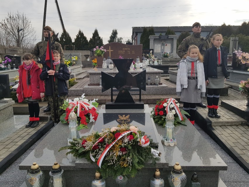 Poświęcenie pomnika pamięci żołnierzy 9 Pułku Piechoty Legionów z Zamościa .