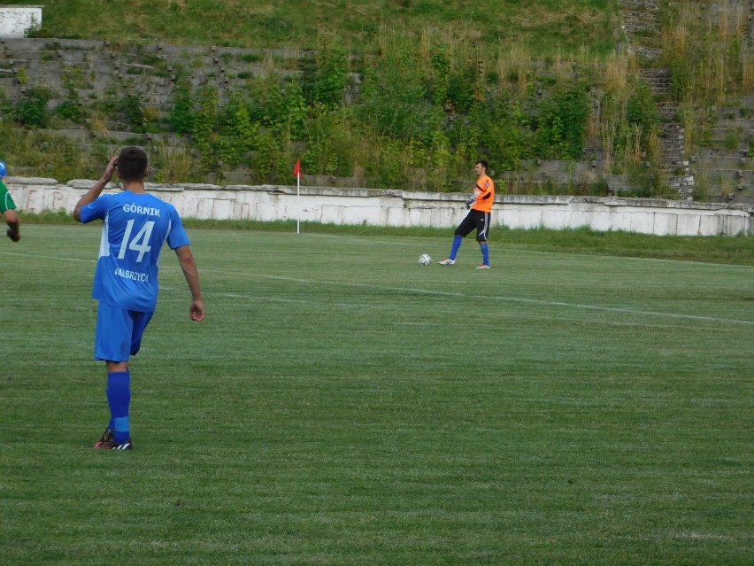 Piłkarze Górnika Wałbrzych zremisowali 0:0 mecz towarzyski z AKS-em Strzegom