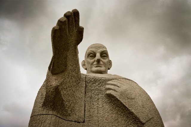 Pomnik papieża Jana XXIII na ul. Świętego Marcina na Ostrowie Tumskim