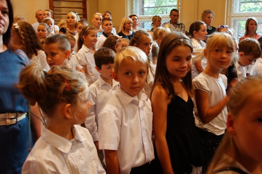 Witaj szkoło! Tysiące uczniów rozpoczyna naukę