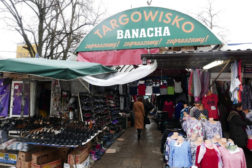 Koniec bazaru na Banacha. W miejscu, gdzie odbywa się handel...