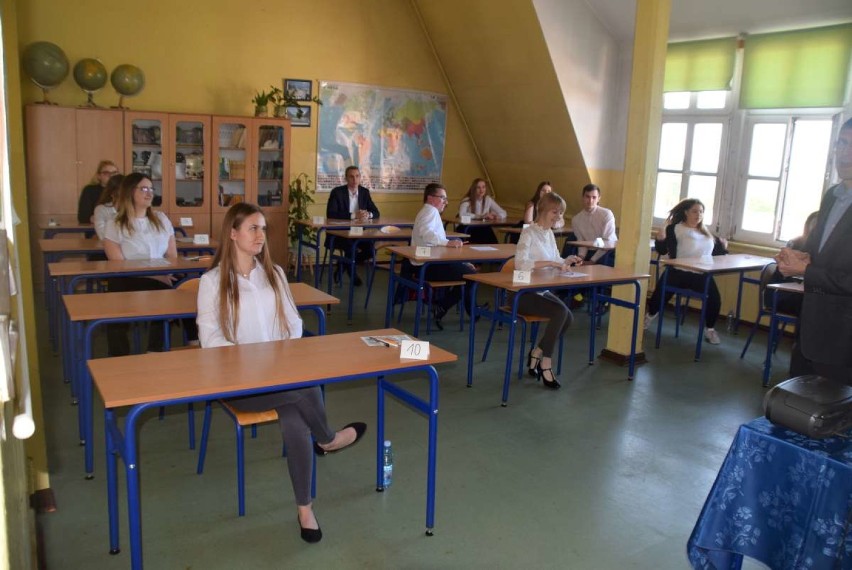 Maturzyści rozpoczęli egzamin z języka obcego