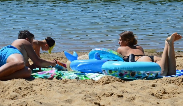 Na plaży w Lubrzy wypoczywali turyści z całej Polski