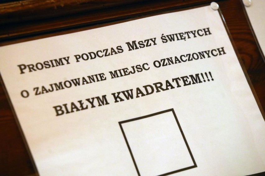 W 2011 roku już 30% Polaków wspierało parafię średnio w...